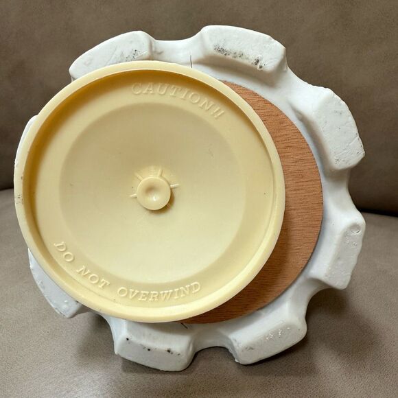 Vintage 1990s Hand painted Wind Up Unicorn Music Box Laying on Grass - Picture 3 of 5